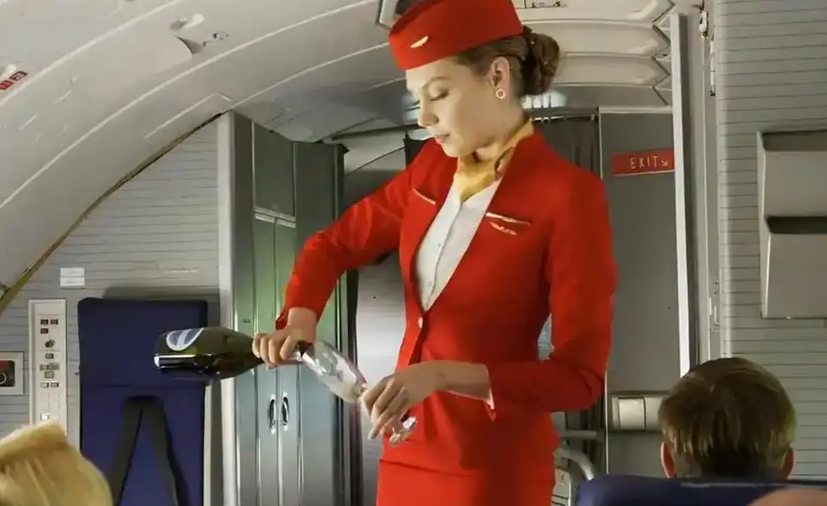《法国空乘4》全集完整版资源下载-HD高清在线观看免费-法国空乘4未删减播放