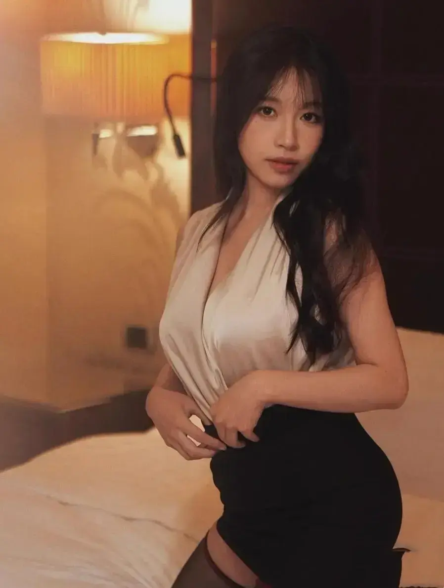 《小凤新婚》全集完整版在线免费放送-苏畅艾熙双人演绎无删减-小凤新婚高清网盘资源秒存无弹窗